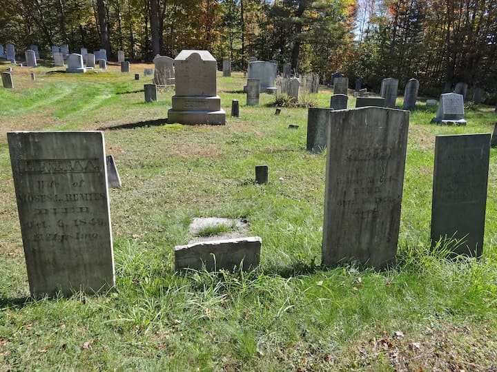 Slide 3 of cemetery gallery
