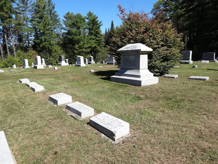 Slide 5 of cemetery gallery